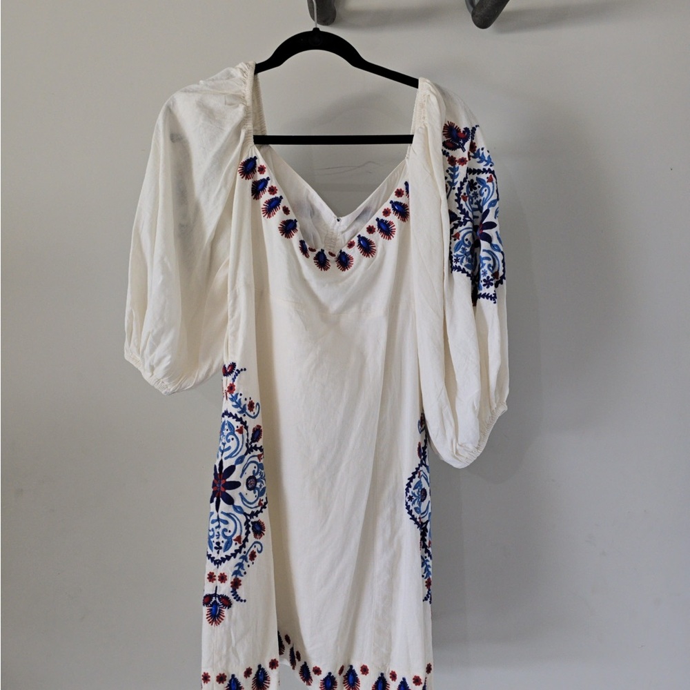 FARM Rio White mini Dress with Blue and Red Embroidery size XL NWT!